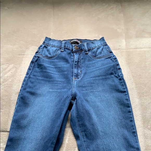 Fashion Nova High Waisted Jeans - Picture 2 of 3